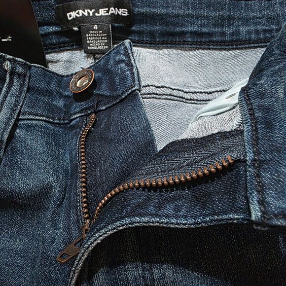 DKNY Jeans Denim Bermuda Mid Rise Cuffed Short Stretch Women's Size 4 Blue - Picture 8 of 10